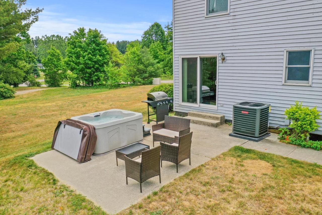 Long Lake Retreat- Hot Tub, Pool Table, Firepit Traverse City Luaran gambar