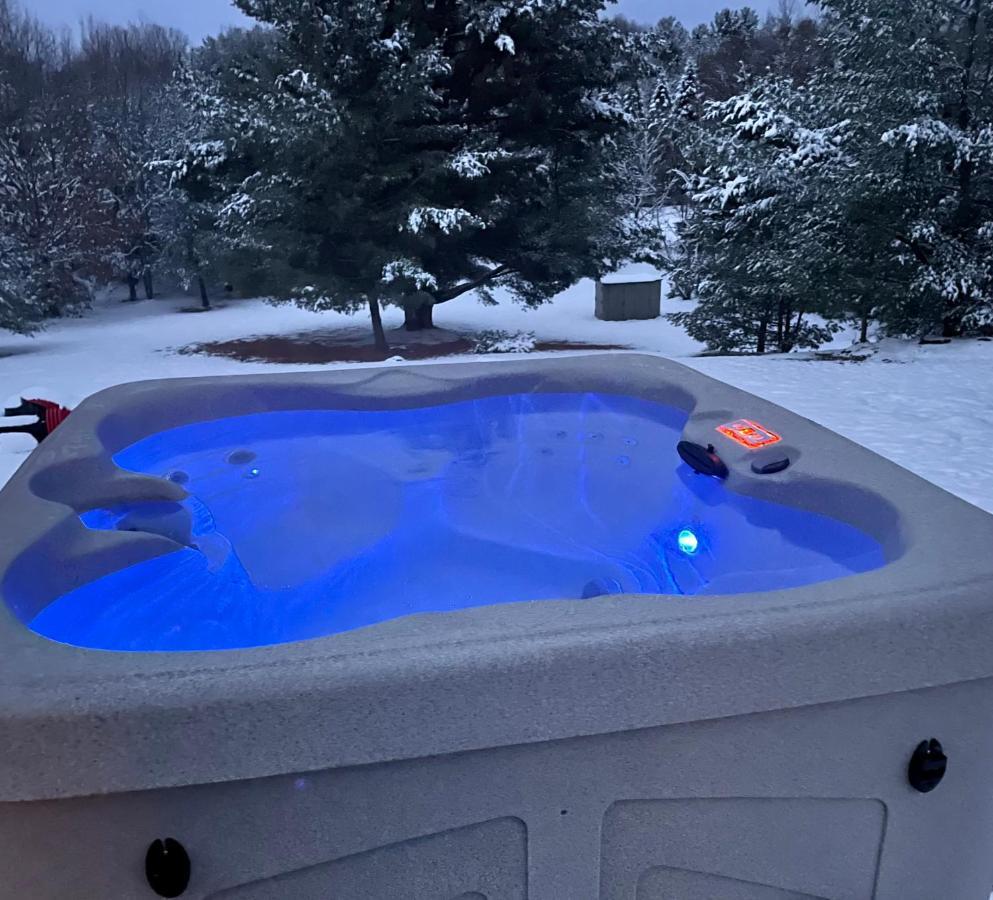 Long Lake Retreat- Hot Tub, Pool Table, Firepit Traverse City Luaran gambar