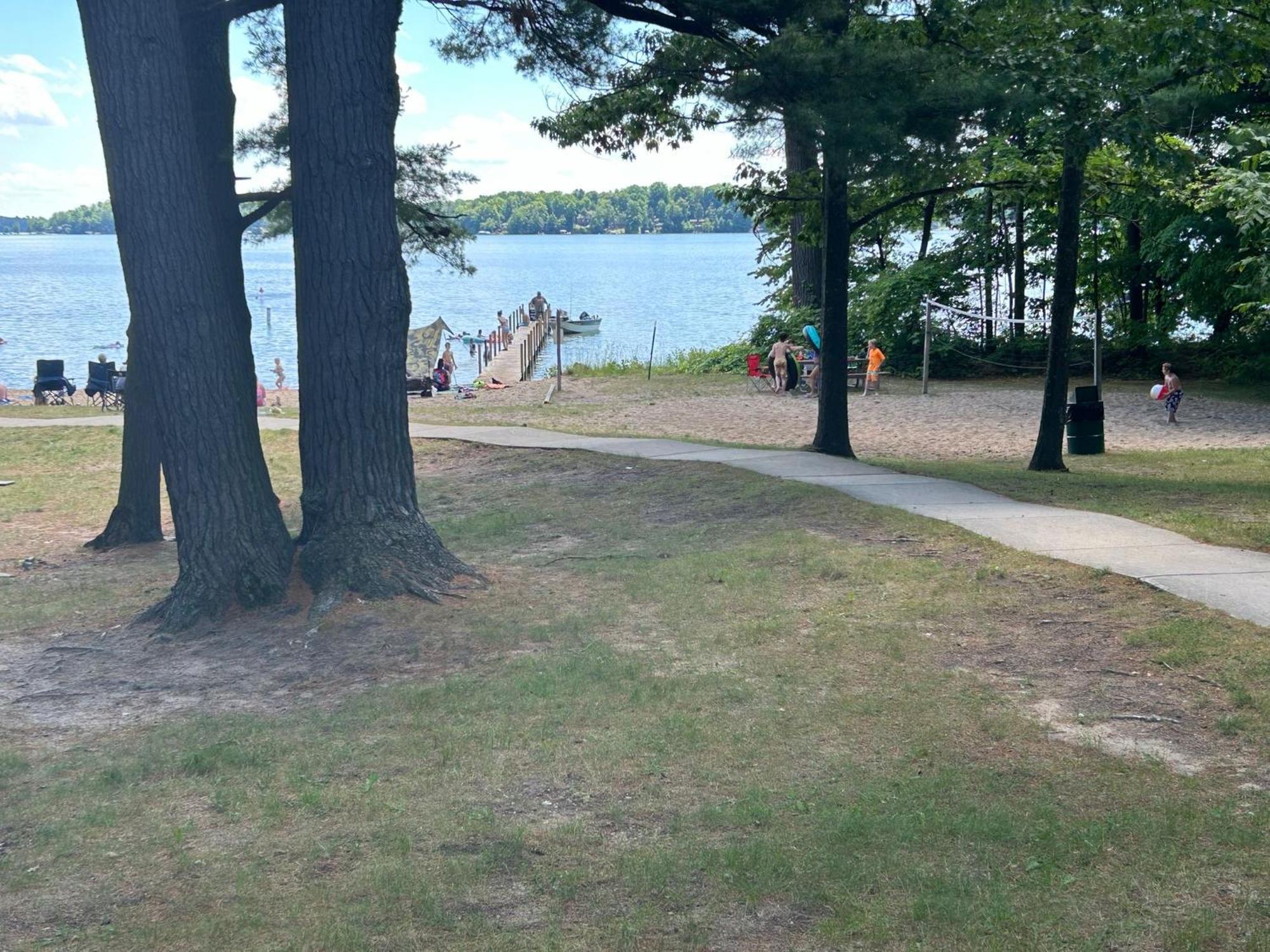 Long Lake Retreat- Hot Tub, Pool Table, Firepit Traverse City Luaran gambar